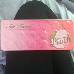 Too faced sweet peach pallette